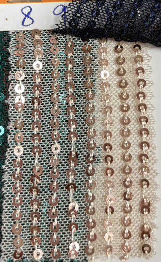 042726081-76